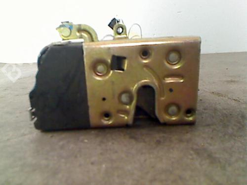 Vergrendeling rechts voor PEUGEOT PARTNER Box Body/MPV (5_, G_) 1.9 D (69 hp) 25582598