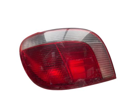 Rückleuchte Links für TOYOTA YARIS (_P1_) 1.3 (SCP12_, SCP13_, SCP12R, SCP13R) (87 hp) 25999902