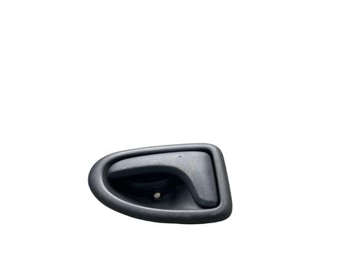 Venstre bagtil invendig håndtag RENAULT CLIO II (BB_, CB_) 1.2 16V (BB05, BB0W, BB11, BB27, BB2T, BB2U, BB2V, CB05,... (75 hp) 25523080