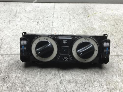 Used Climate control MERCEDES-BENZ SLK (R170) 230 Kompressor (170.449) (197 hp) 25546003