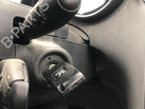 Seat buckle PEUGEOT 308 I (4A_, 4C_) 1.6 HDi | BP25557465I32 