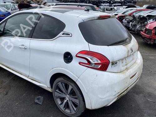 Left front fog light PEUGEOT 208 I (CA_, CC_) 1.6 HDi | BP25563369C30 