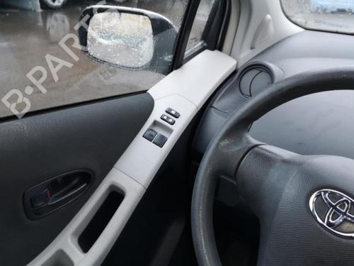 Right sun visor TOYOTA YARIS (_P9_) 1.0 VVT-i (KSP90_, KSP90R) | BP25578864I2 