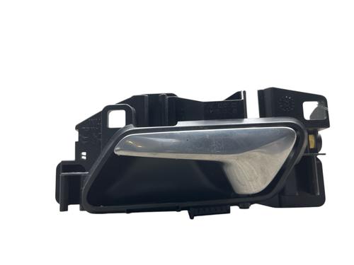 Used Rear left interior door handle PEUGEOT 3008 II SUV (MC_, MR_, MJ_, M4_) 1.5 BlueHDi 130 (131 hp) 25569638