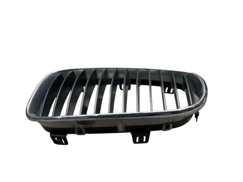 Used Grille BMW 1 (E81) 118 d (143 hp) 30933220
