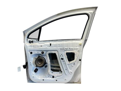 dr-hjre-fortil-renault-zoe-bfm_-2012-31132980 main image