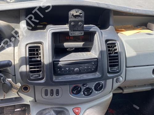 Luz interior RENAULT TRAFIC II Van (FL) 2.0 dCi 90 (FL0H, FL00, FL01, FL0M, FL0P, FL0S) | BP25514581I8 - Image 4