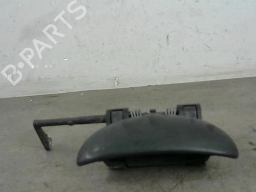 Używane Klamka zewnętrzna drzwi przednich prawych PEUGEOT 206 Hatchback (2A/C) 1.4 i (75 hp) 25524385