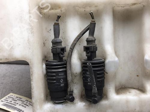 Used Windscreen washer tank RENAULT ESPACE II (J/S63_) 2.1 TD (J633, J634, J/S635, J/S63D) (88 hp) 25556324