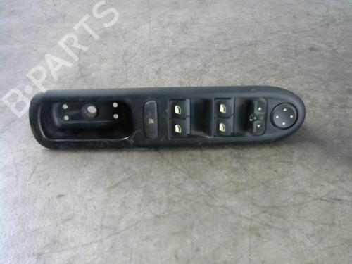 Used Left front window switch PEUGEOT 407 (6D_) 2.0 HDi 135 (6DRHRH, 6DRHRE, 6DRHRG, 6DRHRJ) (136 hp) 25559990