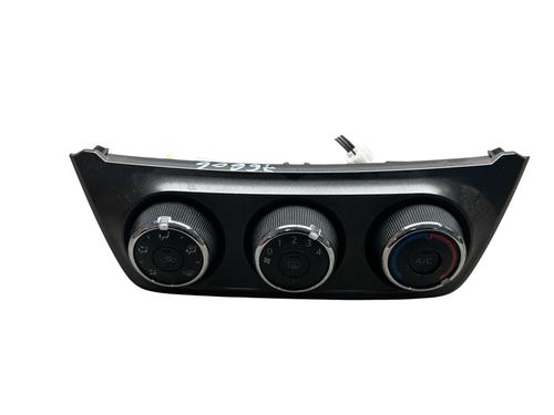 climate-control-toyota-rav-4-iv-_a4_-2012-2013-2014-2015-2016-2017-2018-2019-35993120 main image