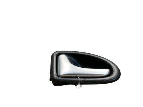 Used Front left interior door handle RENAULT CLIO II (BB_, CB_) 1.2 16V (BB05, BB0W, BB11, BB27, BB2T, BB2U, BB2V, CB05,... (75 hp) 25582545
