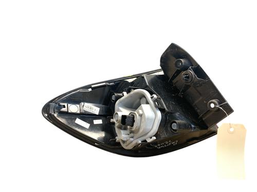 right-taillight-renault-captur-i-j5_-h5_-2013-25530483 main image