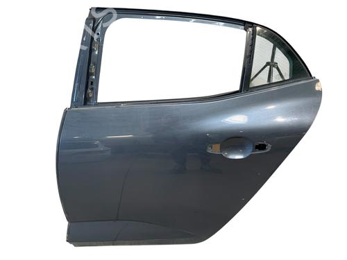 Używane Drzwi tylne lewe RENAULT MEGANE IV Hatchback (B9A/M/N_) 1.5 dCi 90 (B9A1) (90 hp) 25540535