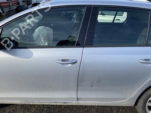 Right front door VW GOLF VI (5K1) 2.0 TDI | BP26594957C3 
