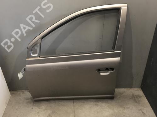 Used Left front door TOYOTA YARIS (_P1_) 1.0 (SCP10_, SCP10R) (65 hp) 25524803