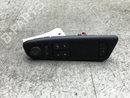 Used Left front window switch FIAT STILO (192_) 1.6 16V (192_XB1A) (103 hp) 25533591