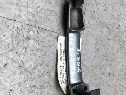 Used Front right exterior door handle TOYOTA YARIS (_P9_) 1.4 D-4D (NLP90_, NLP90R) (90 hp) 25584618