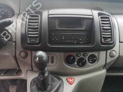 Left headlight RENAULT TRAFIC II Van (FL) 1.9 dCi 100 (FL0C, FL0K, FL0B) | BP25583643C28 - Image 16