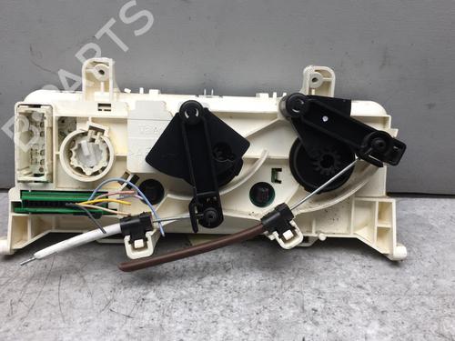 Airco bedieningspaneel RENAULT CLIO II (BB_, CB_) 1.2 16V (BB05, BB0W, BB11, BB27, BB2T, BB2U, BB2V, CB05,... (75 hp) 25551058
