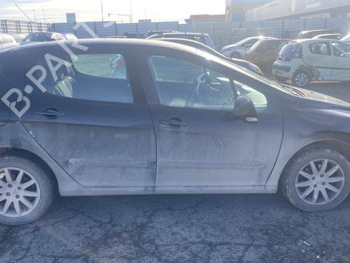 Fuse box PEUGEOT 308 I (4A_, 4C_) 1.6 HDi | BP32024937E1