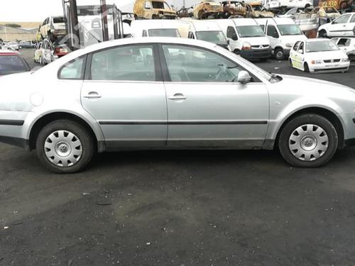 Left mirror VW PASSAT B5.5 (3B3) 1.9 TDI | BP25516616C26 