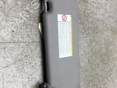 Højre solskærm TOYOTA YARIS (_P9_) 1.33 VVT-i (NSP90_, NSP90R) (100 hp) 25546497
