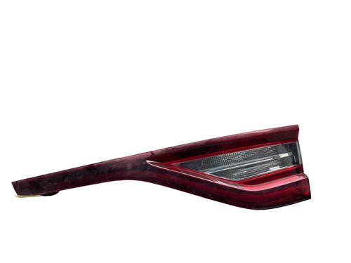 Used Right tailgate light Right tailgate light RENAULT MEGANE IV Hatchback (B9A/M/N_) 1.6 dCi 130 (B9A4) (130 hp) 25548437 25548437