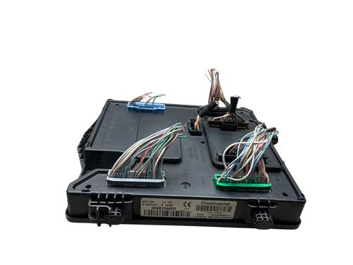 Sikringsdåse RENAULT MEGANE III Hatchback (BZ0/1_, B3_) 1.9 dCi (BZ0N, BZ0J) (131 hp) 32339841