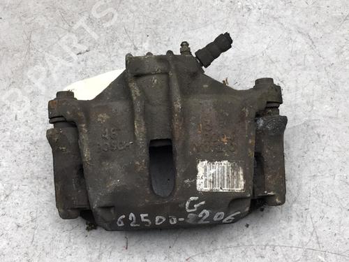 Venstre bremsekaliber foran PEUGEOT 206 Hatchback (2A/C) 1.4 i (75 hp) 25557560