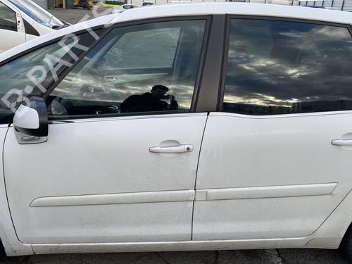 Fuse box CITROËN C4 Picasso I MPV (UD_) 1.6 HDi 110 | BP31946433E1 