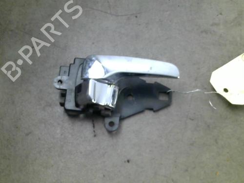 Høyre foran invendig håndtak MITSUBISHI L200 / TRITON (KA_T, KB_T) 2.5 DI-D 4WD (KB4T) (136 hp) 25583401