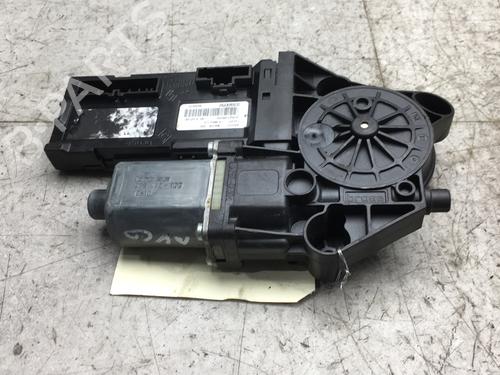Left front window motor RENAULT MEGANE III Coupe (DZ0/1_) 2.0 R.S. 807319926R