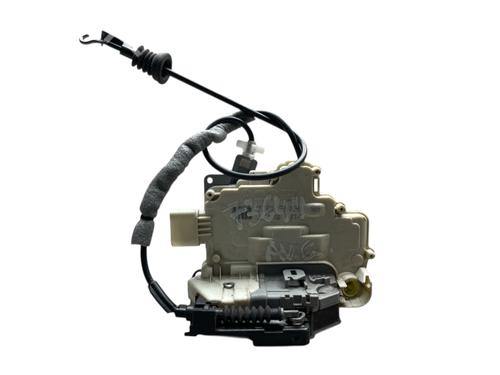 Front left lock VW TIGUAN (5N_) 2.0 TDI | BP26139830C98 