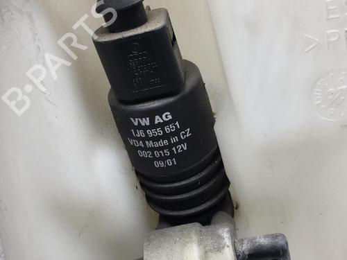 Used Windscreen washer tank VW POLO (6N2) 1.4 (60 hp) 25575177