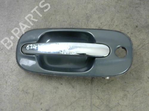 Used Front right exterior door handle HYUNDAI TRAJET (FO) 2.0 CRDi (113 hp) 25523774