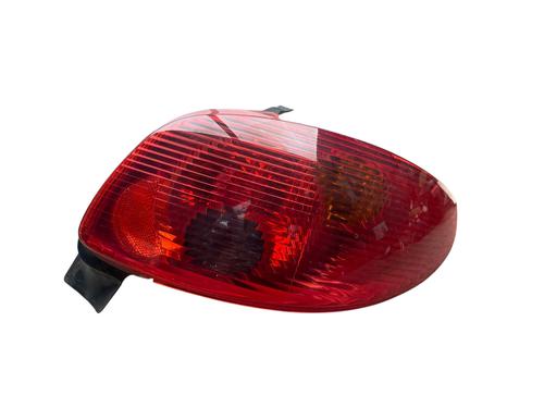 Høyre baklys PEUGEOT 206 Hatchback (2A/C) 1.4 i (75 hp) 25564313