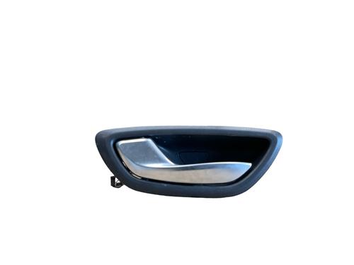 Venstre bagtil invendig håndtag RENAULT MEGANE IV Hatchback (B9A/M/N_) 1.2 TCe 100 (B9MS) (100 hp) 25511904