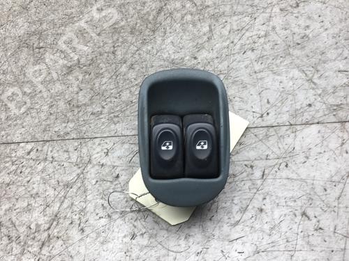 Interrupteur de vitre avant gauche RENAULT MEGANE Scenic (JA0/1_) 2.0 i (JA02, JA0G) (109 hp) 25570805