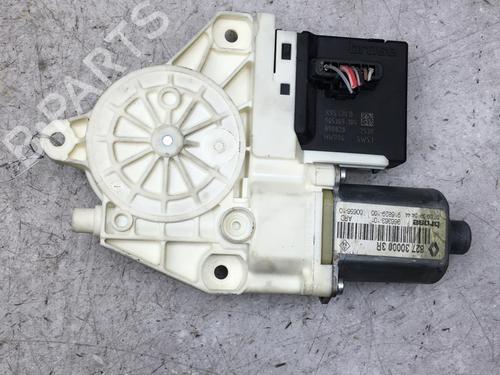 Rudehejsemotor bagstkærm højre RENAULT MEGANE III Hatchback (BZ0/1_, B3_) 1.5 dCi (BZ09, BZ0D, BZ1W, BZ29, BZ14) (110 hp) 25576491