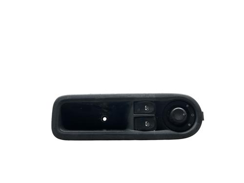 Used Left front window switch RENAULT CLIO III (BR0/1, CR0/1) 1.5 dCi (BR17, CR17) (86 hp) 25549558
