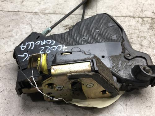 front-left-lock-toyota-corolla-_e12_-2001-2002-2003-2004-2005-2006-2007-2008-25546602 main image
