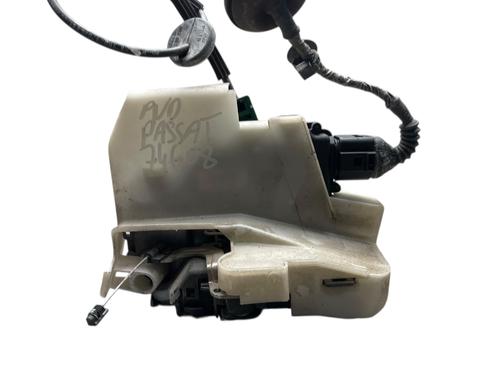 front-right-lock-vw-passat-b55-variant-3b6-2000-2001-2002-2003-2004-2005-28819647 main image