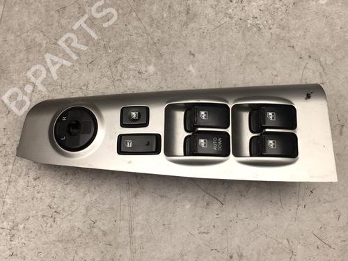 Used Left front window switch KIA SPORTAGE II (JE_, KM_) 2.0 CRDi 4WD (140 hp) 25521078