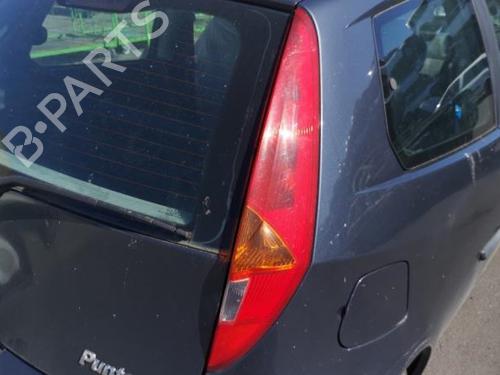 Right headlight FIAT PUNTO (188_) 1.9 DS 60 (188.031, .051, .231, .251) | BP25584032C29 