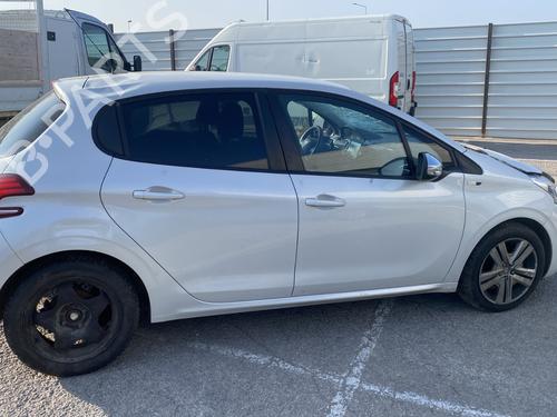 Right front fog light PEUGEOT 208 I (CA_, CC_) 1.6 HDi / BlueHDi 75 | BP29975918C31