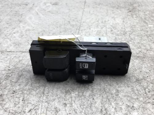 Venstre fortil elrude kontakt SUZUKI SWIFT III (MZ, EZ) 1.3 (RS413, ZC11S) (92 hp) 25566490