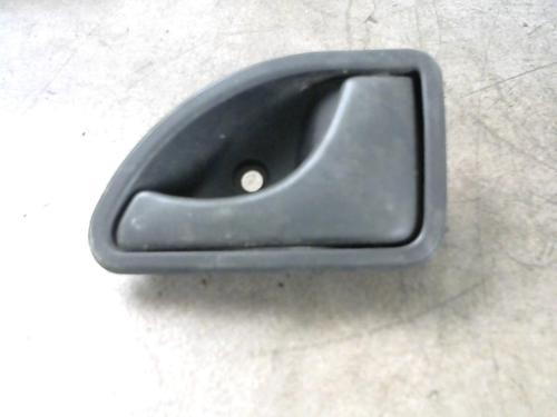 Poignée intérieure avant droite RENAULT KANGOO Express (FC0/1_) 1.5 dCi (FC07, FC1R) (65 hp) 25536251