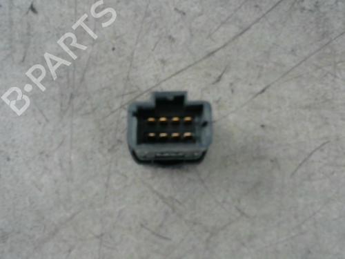 Used Warning switch DACIA SANDERO 1.4 (BS0C, BS0A, BS0G, BS1F, BS0E) (75 hp) 25579563
