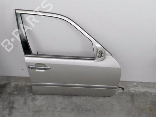 Used Right front door Right front door 25577236 25577236